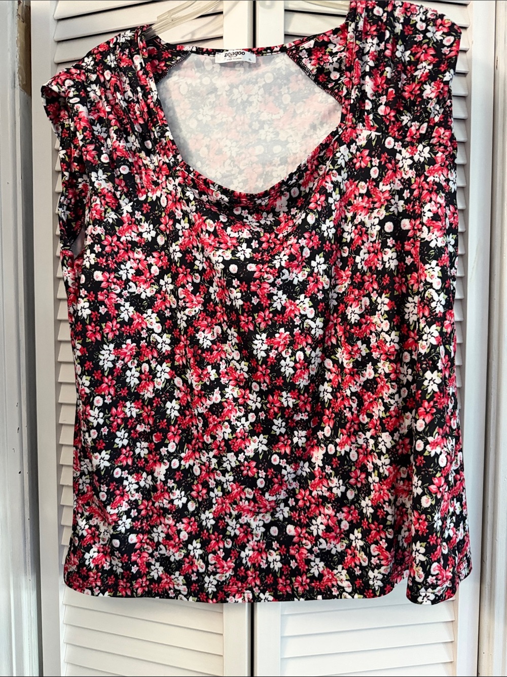 zeagoo Black Floral Scoop Neck Tank with Pink & White Blooms